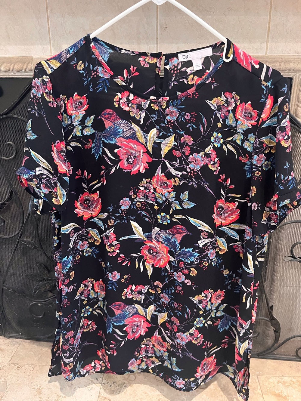 DR2 Black Floral Short-Sleeve Blouse size L
